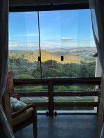 Ape 2 Qts - Campos do Jordão - Condomínio Alto da Boa Vista - Varanda com Vista Panorâmica - Apartamento Inteiro - B&B Campos do Jordão