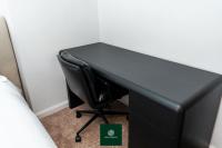 3 Bed House with King Size bed near Uni and QMC - B&B