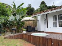 Calima Luxury Tiny House,A solo pocos minutos caminando del lago , ideal para grupo de amigos y parejas - B&B