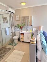 Surfside Suite- September Specials- Stunning - Bed and Breakfast eMdloti