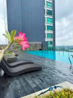 Apt Embarcadero 2BR with Netflix & Pool by Damaresa - B&B Pondokpucung
