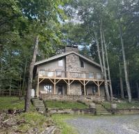 Beech Mountain Walk to Slopes Sleeps 9 Pet Friendly - Bed and Breakfast Beech Mountain
