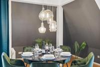 maremar - Design-Maisonette am Holzmarkt - Luxus Boxspringbetten - Arbeitsplatz - Loggia - B&B Verden