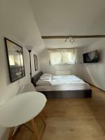 Standard Zimmer mit Kingsize-Bett