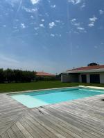 Villa De L'Amiral - LUXE ET DETENTE A POMMEVIC - B&B