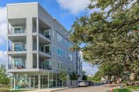 Spacious Getaway Ideal for Families, Couples, and Business Travelers - Ferienwohnung