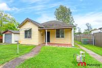 MetaWise Parramatta Cozy Room with Furniture WIFI - B&B