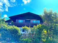 SwissHut Stunning Views Alps - Chalet Flora - B&B
