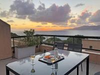 So Leil So Fun à Porticcio - 45m2 - Grand lit 180 - Plage à pied - Wifi fibre - Terrasse - B&B Porticcio