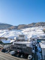 Apartamento de 2 dormitorios con balcón