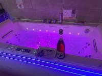 Baignoire Balnéo romantic experience - L'époque - B&B Pontarlier