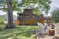 3 Mi to Great Smoky Mtn NP Riverfront Retreat - B&B Townsend