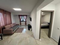 Everest 33 Ap 4 - B&B
