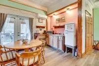 Walk to White River: Cozy Studio, Driftys Hideaway - B&B Cotter