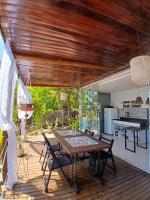 Casa Contêiner conexão com Natureza Floresta Sapiranga-5km praia do forte - Chambres d'hôtes Mata de São João
