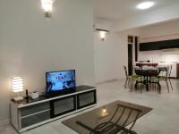 City Tropical Home II - Bed and Breakfast George Town