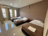 Triple Room with Private Bathroom