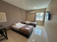 Twin Room with Private Bathroom