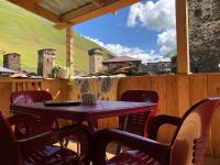 Familienzimmer mit Bergblick