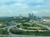 Conezion, goft view mid floor, beside ioi city mall, opposite hospital serdang, beside Uniteen and UPM, Putrajay - B&B