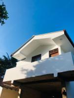 Sunrise villa kathaluwa - B&B