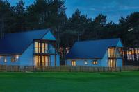 Le Strange Arms Garden Lodges - B&B