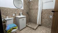 A 5 cuadras de la ruta, muy comodo para viajeros y gente de paso, Ruka del Rio - B&B Choele Choel