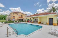 Modern Vacation Home Minutes Away From The Parks - B&B Davenport