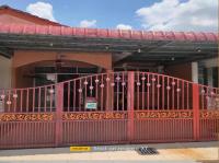 Homestay Tengku Maheran - B&B