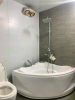 Studio with Spa Bath