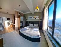 Apartamento de 1 dormitorio con balcón y vistas a la montaña
