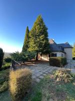 Très grande maison de caractère - 15 personnes rénovée - Chambres d'hôtes Ussel
