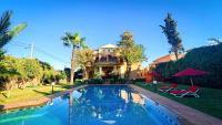 Charming Luxury Villa - Pool & Hot Tub - B&B