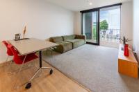 Single-Level Retreat 1 bed 1 bath With Balcony - B&B Christchurch