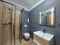 Quadruple Room with Private Bathroom