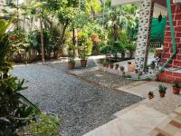 One-Bedroom Apartment with Garden View