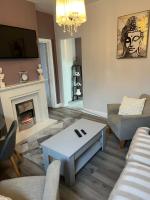 2 Bedroom Town apartment - B&B