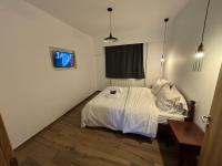 Deluxe Studio