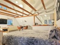 Studio mit Gartenblick