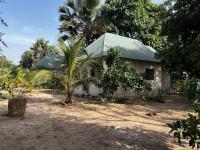 Mama Folonko Lodge with private Beach Paradise - B&B Kartung