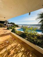 Exclusiva casa con vistas despejadas al mar y piscina privada - B&B Lloret de Mar