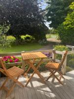Cone Hill Farmstay - with bush and river walks - 80 sqm self contained - B&B