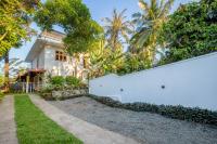 Villa with Garden View