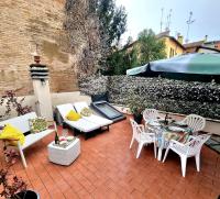 Secret Terrace Downtown Loft, Rooftop Terrace, 2 bedrooms, AC - Chambres d’hôtes Bologne