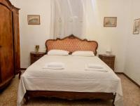 Double Room with Shared Bathroom and Extra Bed (2 Adults + 1 Child)