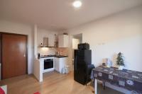 Bilocale moderno in zona tranquilla, parcheggio gratuito con caffè e altri servizi inclusi Non è una camera , ma un appartamento con cucina - Chambres d'hôtes Pérouse