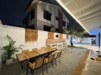 Villa Paapa & Maama Luxurious Private Pool - B&B