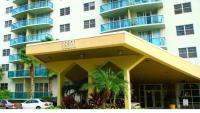 Stunning Water Views 1BR Condo with Pool and Tennis Court - Chambres d'hôtes Sunny Isles Beach