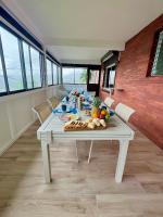 La villa Azur classée 3 étoiles Moderne et Confortable à deux pas de la plage de l Anse à l Ane Trois Îlets - Service Petit Dej sur demande - B&B