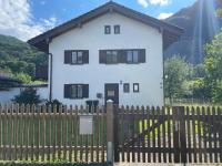 Haus KaiserInn - komfortable Wohnung 82 qm TOP ausgestattet, 2 Schlafzimmer mit Balkon und Bergblick - Chambres d'hôtes Flintsbach